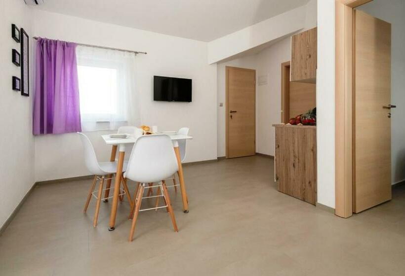 Apartmani Livaja