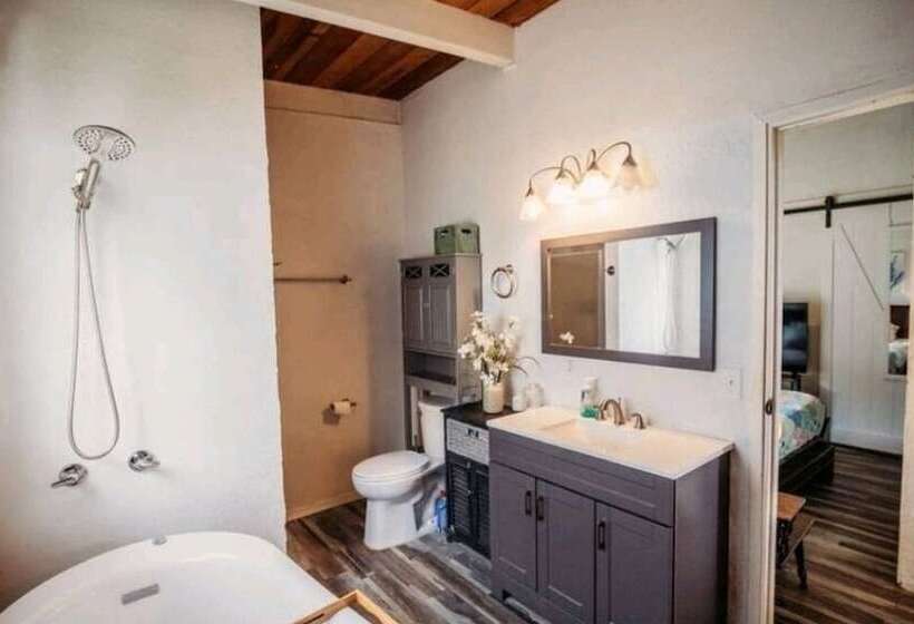 مبيت وإفطار Plumeria Grove Cottage