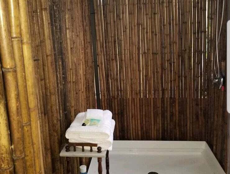 مبيت وإفطار Plumeria Grove Cottage