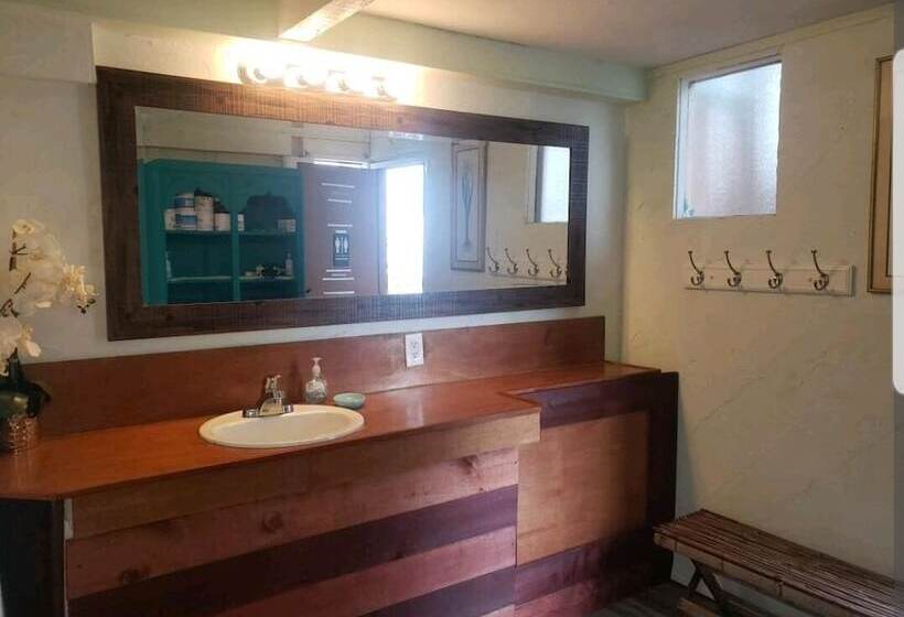 مبيت وإفطار Plumeria Grove Cottage