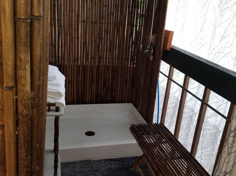 مبيت وإفطار Plumeria Grove Cottage