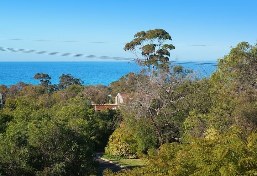 Casa Azzura   Beachside Entertainer