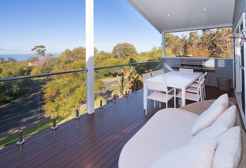 Casa Azzura   Beachside Entertainer