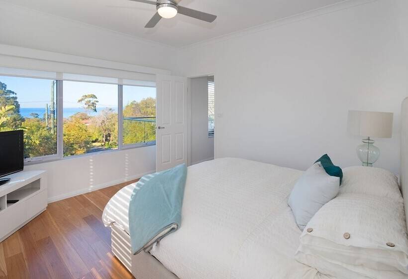 Casa Azzura   Beachside Entertainer