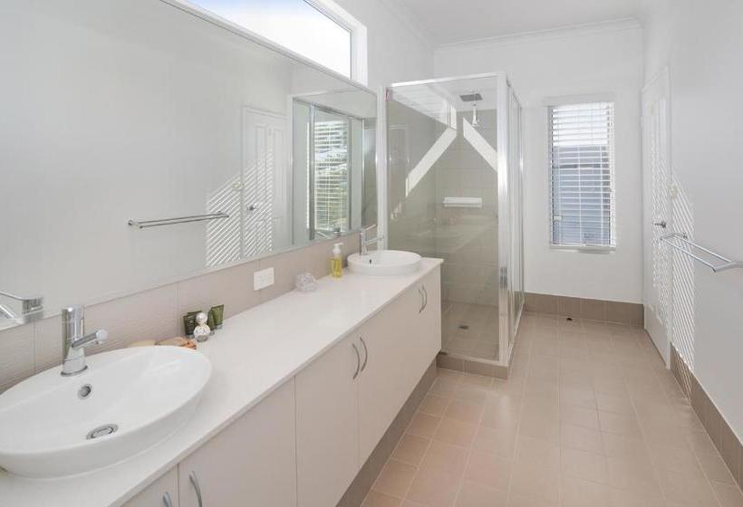 Casa Azzura   Beachside Entertainer