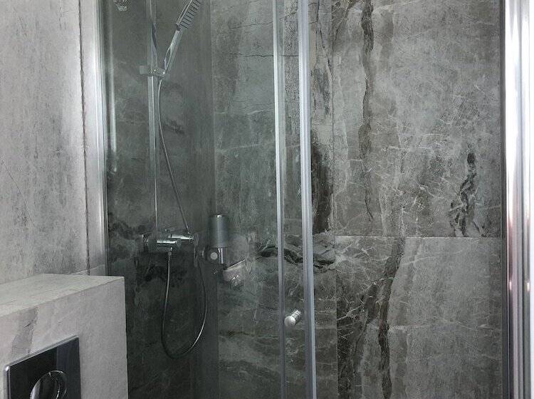 Central Bay Studios. 7min Station, Arbat Street