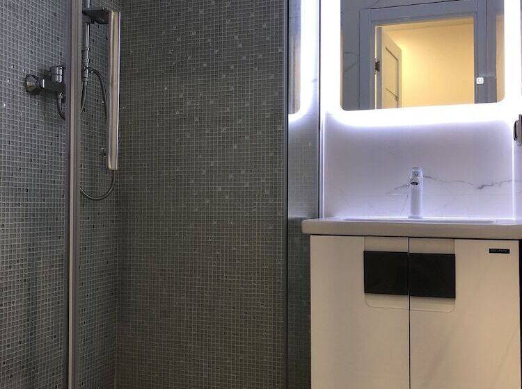 Central Bay Studios. 7min Station, Arbat Street