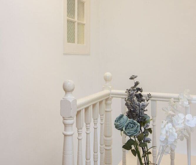 Central Exeter Apartment