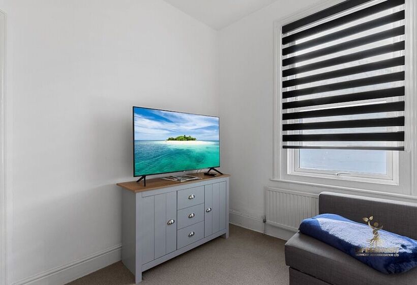 Central Exeter Apartment