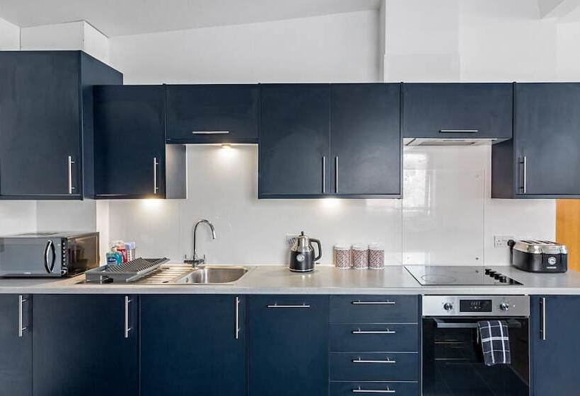 City Centre Spacious Apartment