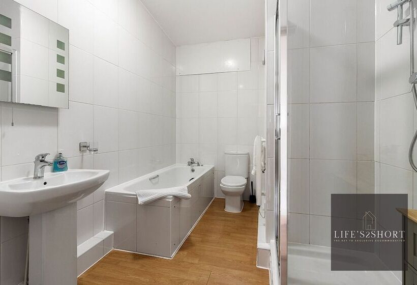 City Centre Spacious Apartment