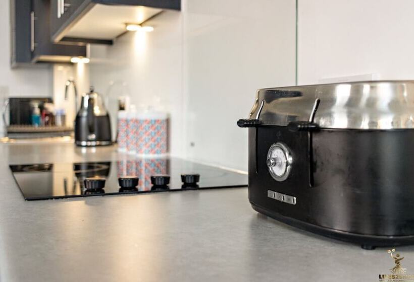 City Centre Spacious Apartment