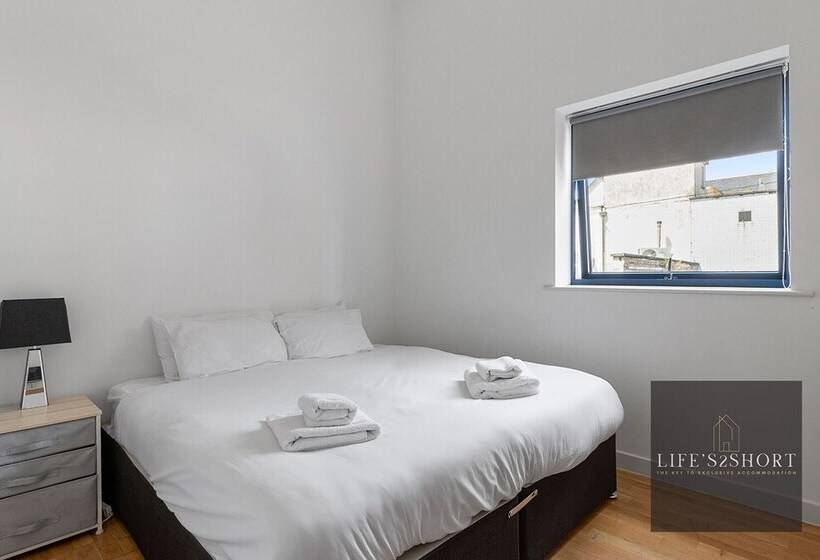 City Centre Spacious Apartment