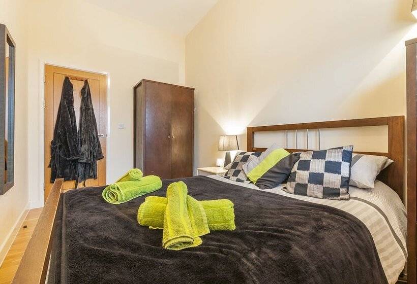 City Centre Spacious Apartment