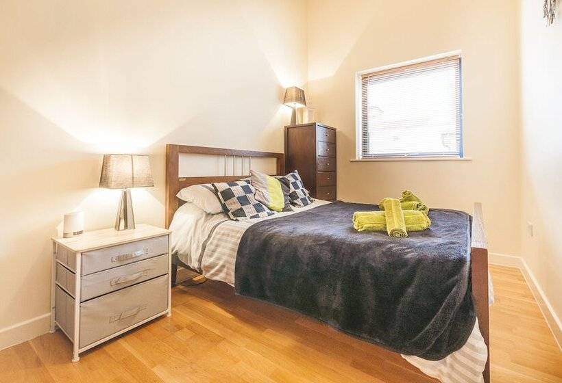 City Centre Spacious Apartment