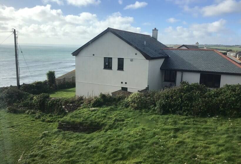 5 Bedroom Detached House With Amazing Sea Views