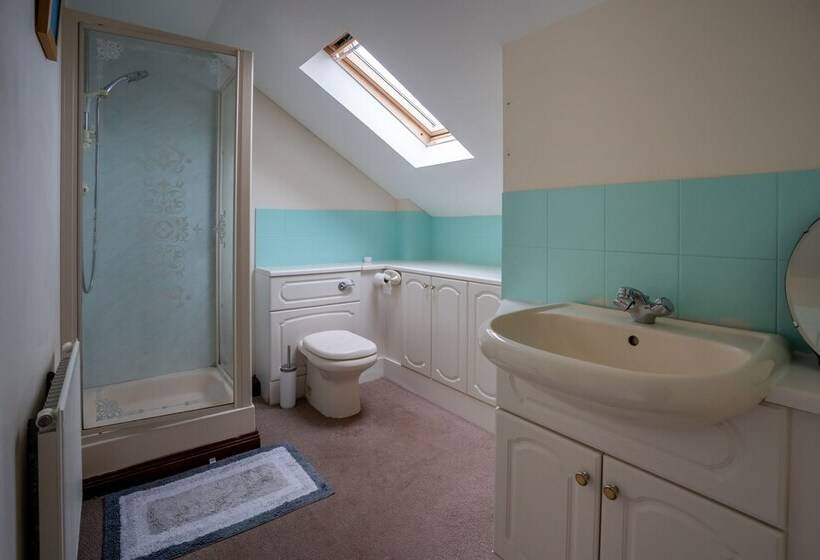 5 Bedroom Detached House With Amazing Sea Views