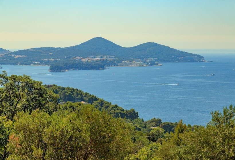 Hedera Estate, Villa Hedera Vii