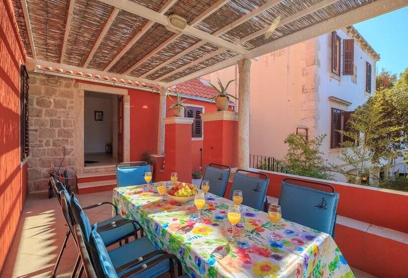 Hedera Estate, Villa Hedera Xi