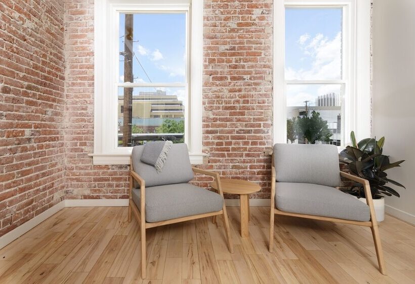 The Jesse Hotel & Bar