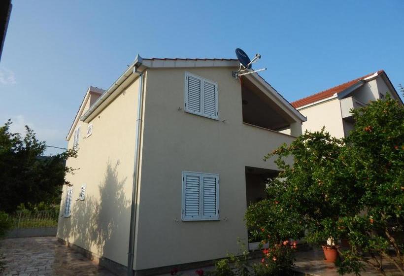 Holiday House Mastrinka