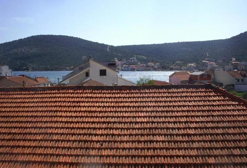 Holiday House Mastrinka