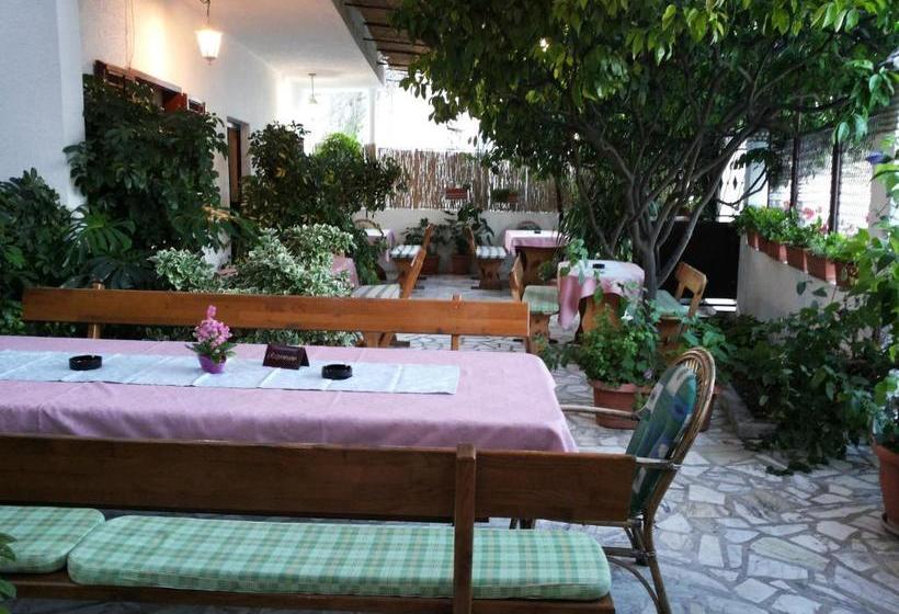 Holiday House Mastrinka