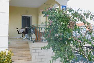 Apartmani More