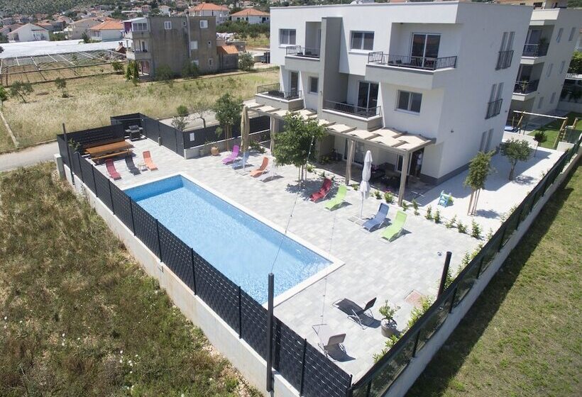 پانسیون Guest House Bulli