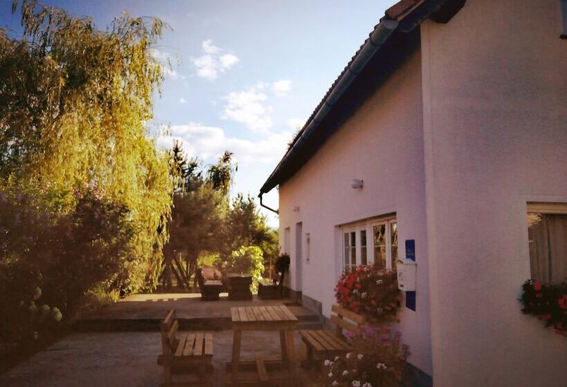 פנסיון Guest House First Stop