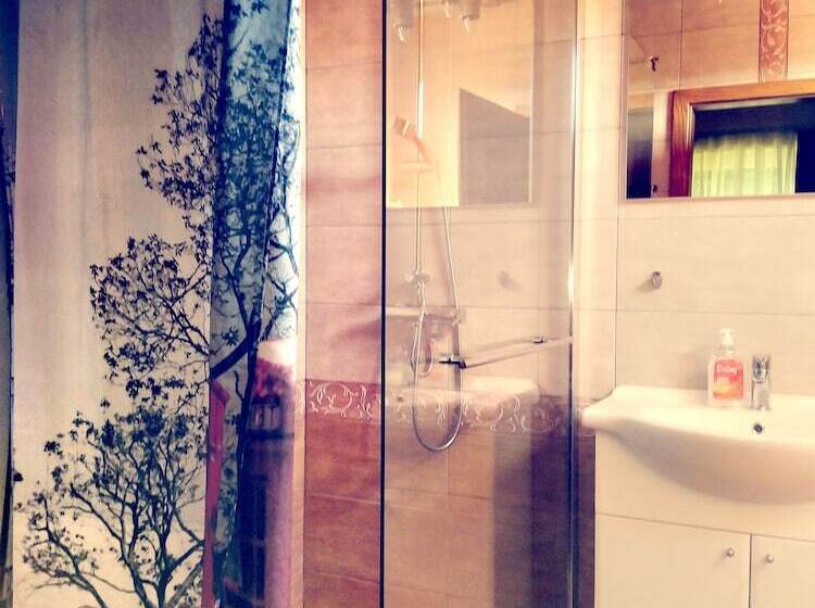 פנסיון Guest House First Stop