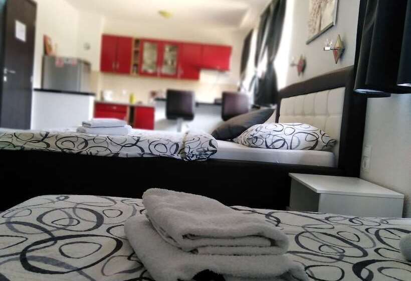 פנסיון Guest House First Stop