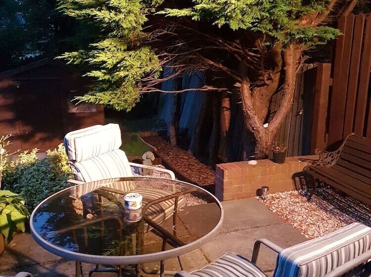 ペンション Homestay Oakridge Crescent