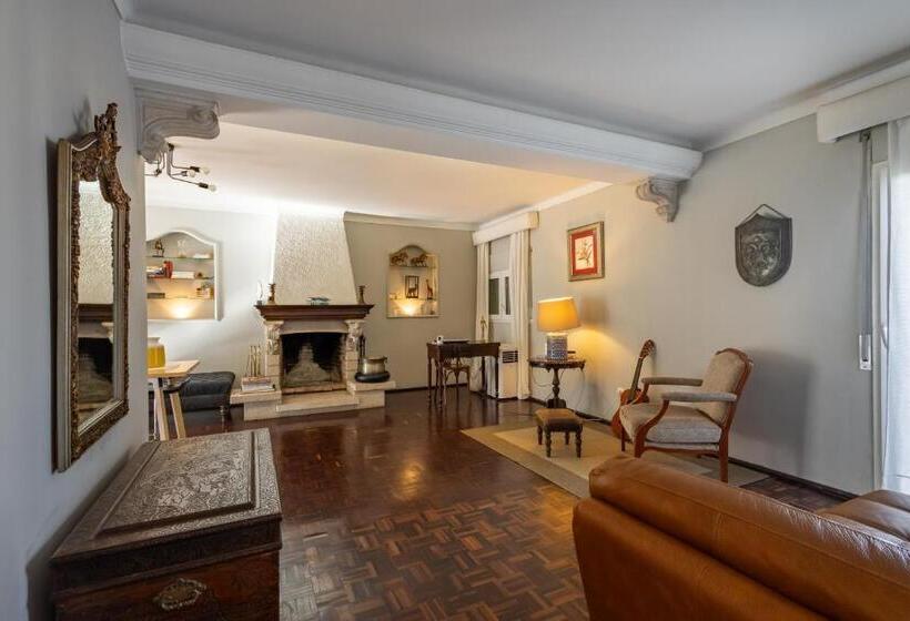 پانسیون Màhouse Guesthouse