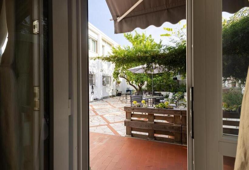 پانسیون Màhouse Guesthouse