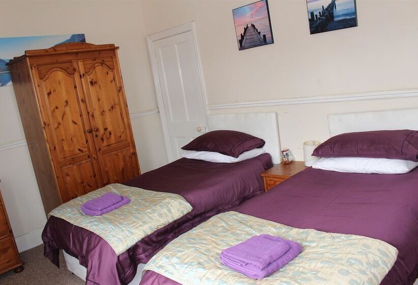 פנסיון Napier Town House