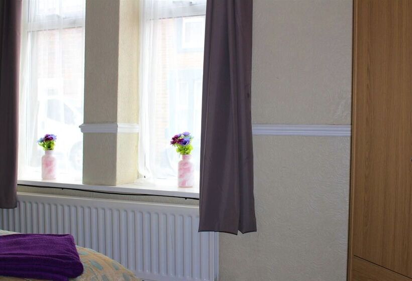 ペンション Napier Town House