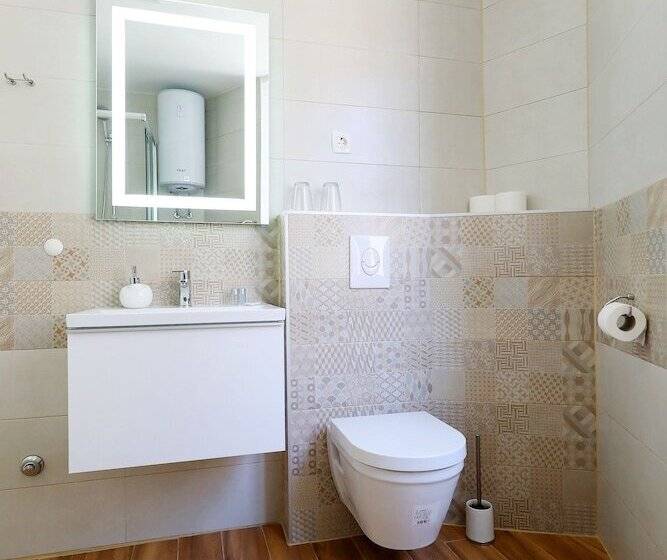 膳宿费 Pyrotima Apartments