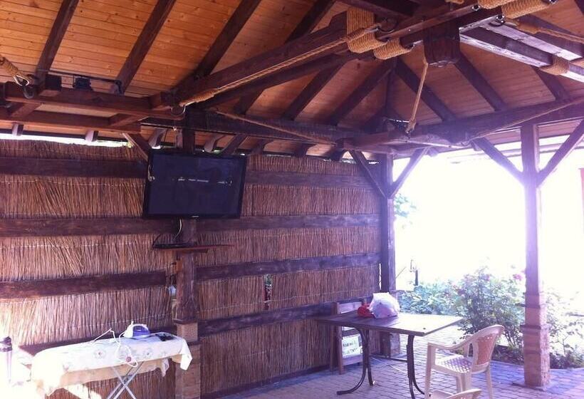 פנסיון Sadorini Guest House