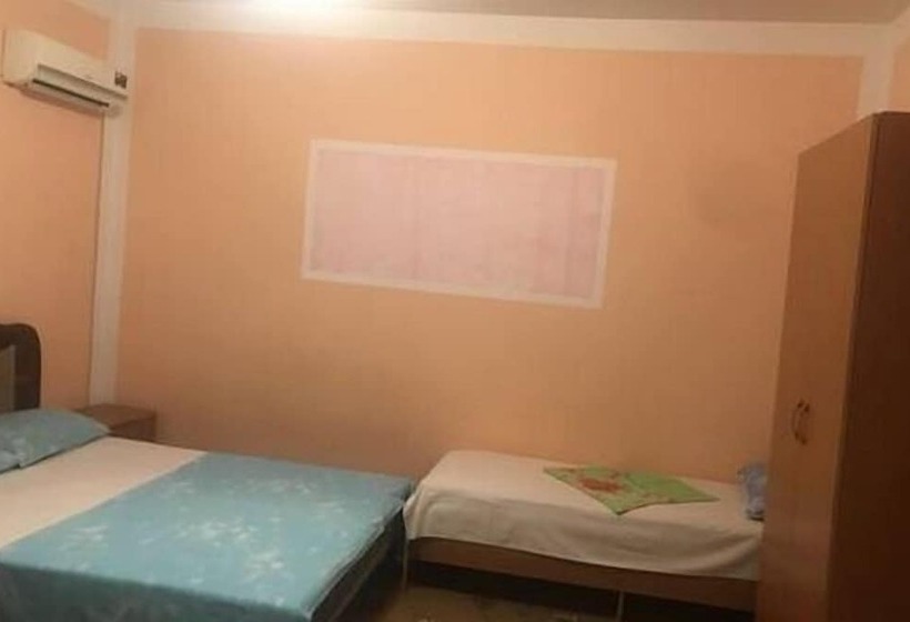 פנסיון Sadorini Guest House