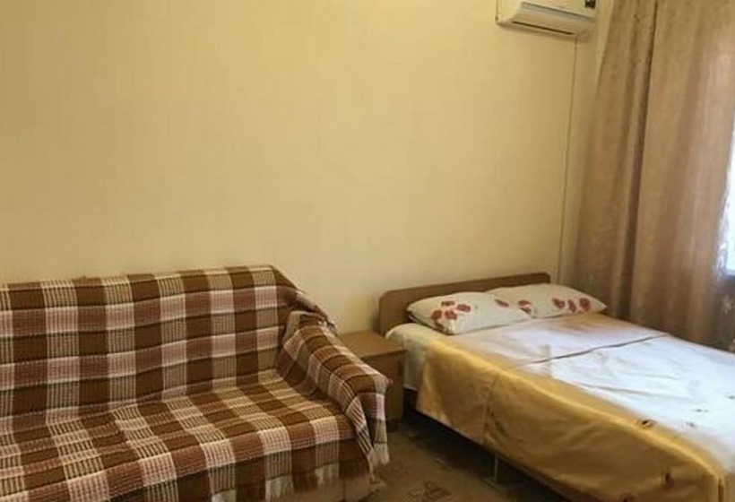 פנסיון Sadorini Guest House