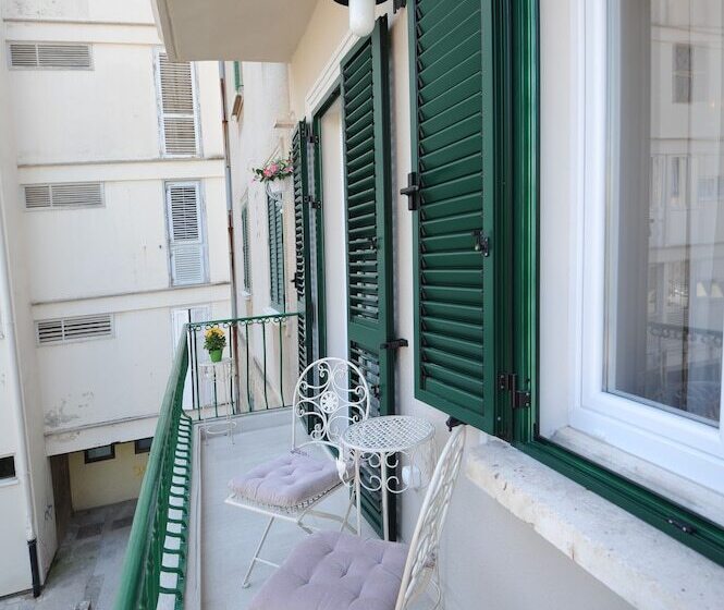 펜션 Silver & Gold Luxury Rooms