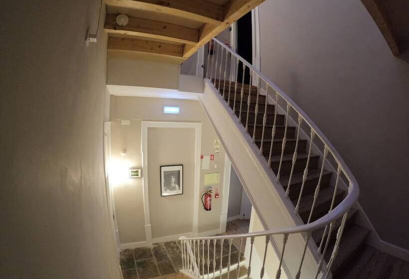 펜션 Temple Suites Guesthouse