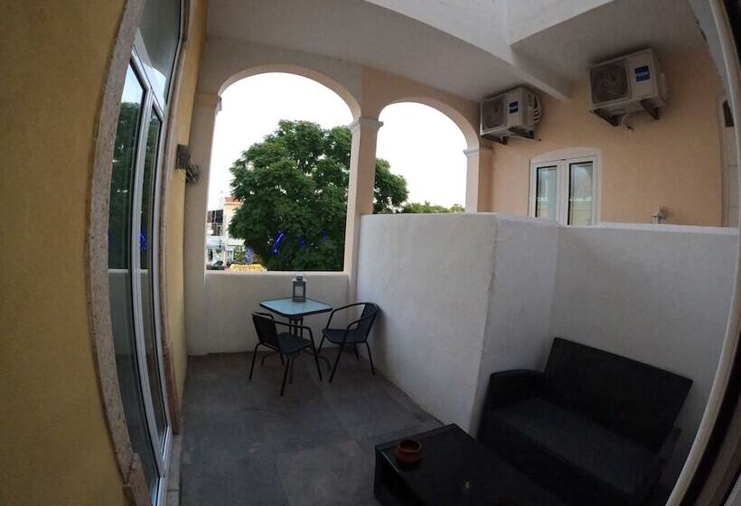 펜션 Temple Suites Guesthouse