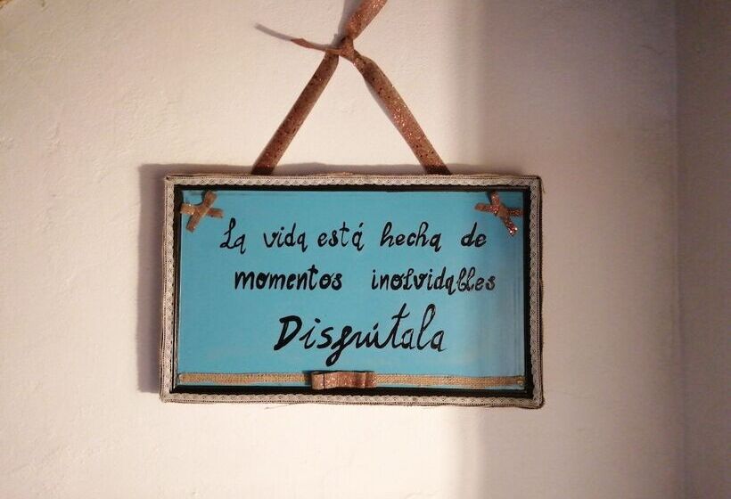 פנסיון Villa Castellanos