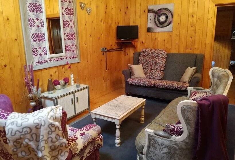 פנסיון Villa Castellanos