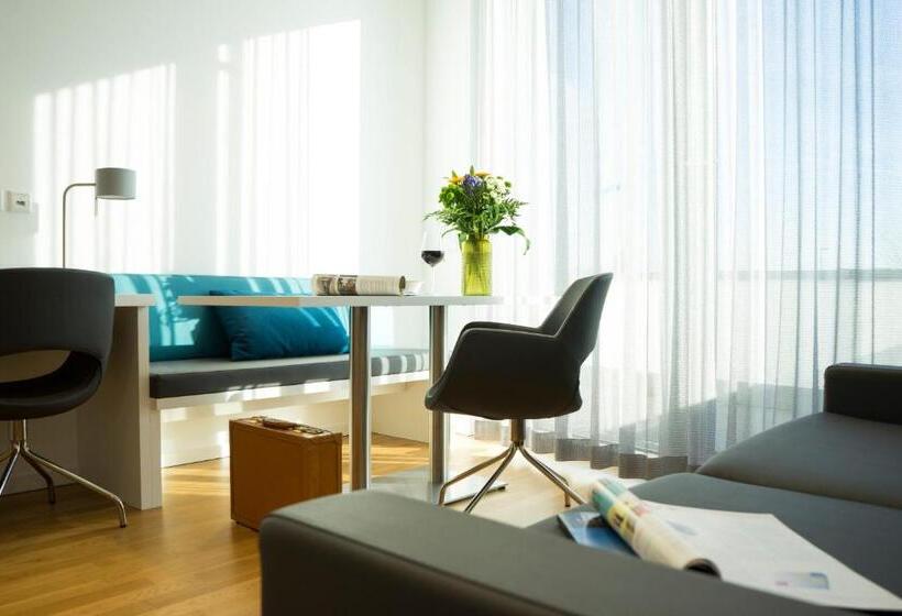 Seven Hotel + Boardinghouse