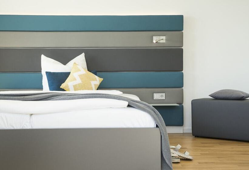 Seven Hotel + Boardinghouse