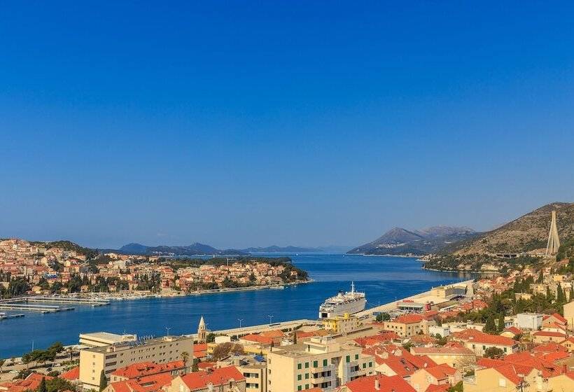 Skyscraper Apartment