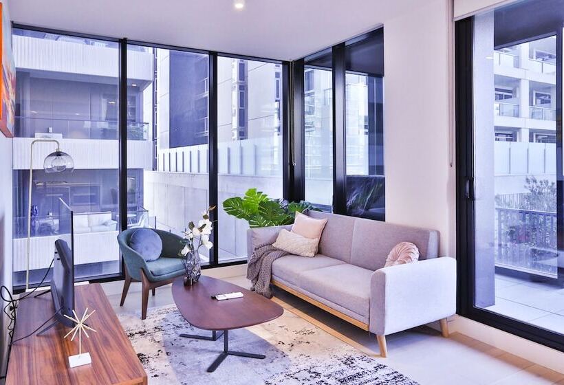 South Yarra Claremont Apartment